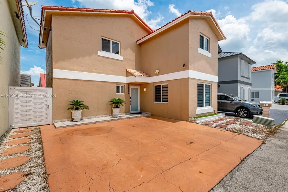 11559 SW 7th St Sweetwater, FL 33174