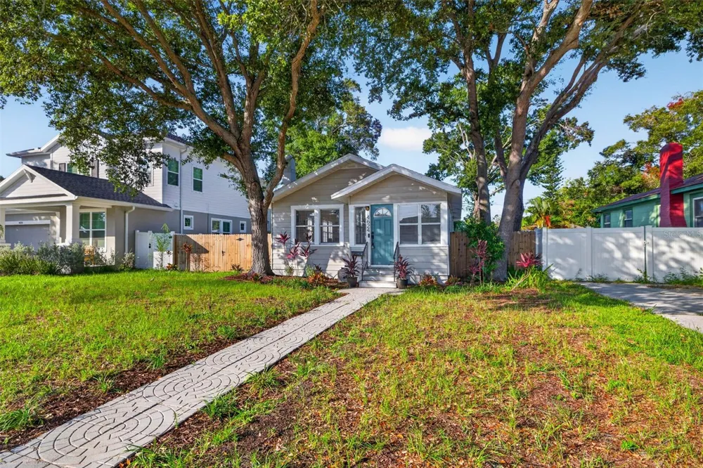4624 IRIS STREET St Petersburg, FL 33714