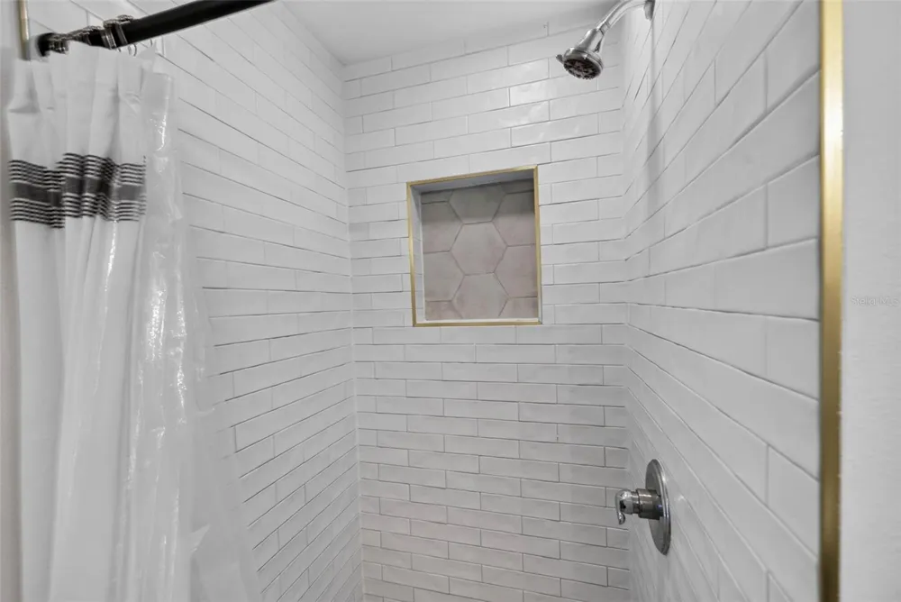 4624 IRIS STREET St Petersburg, FL 33714