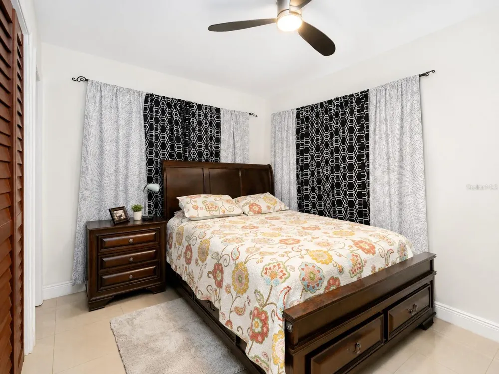 4409 W HANNA AVENUE Tampa, FL 33614