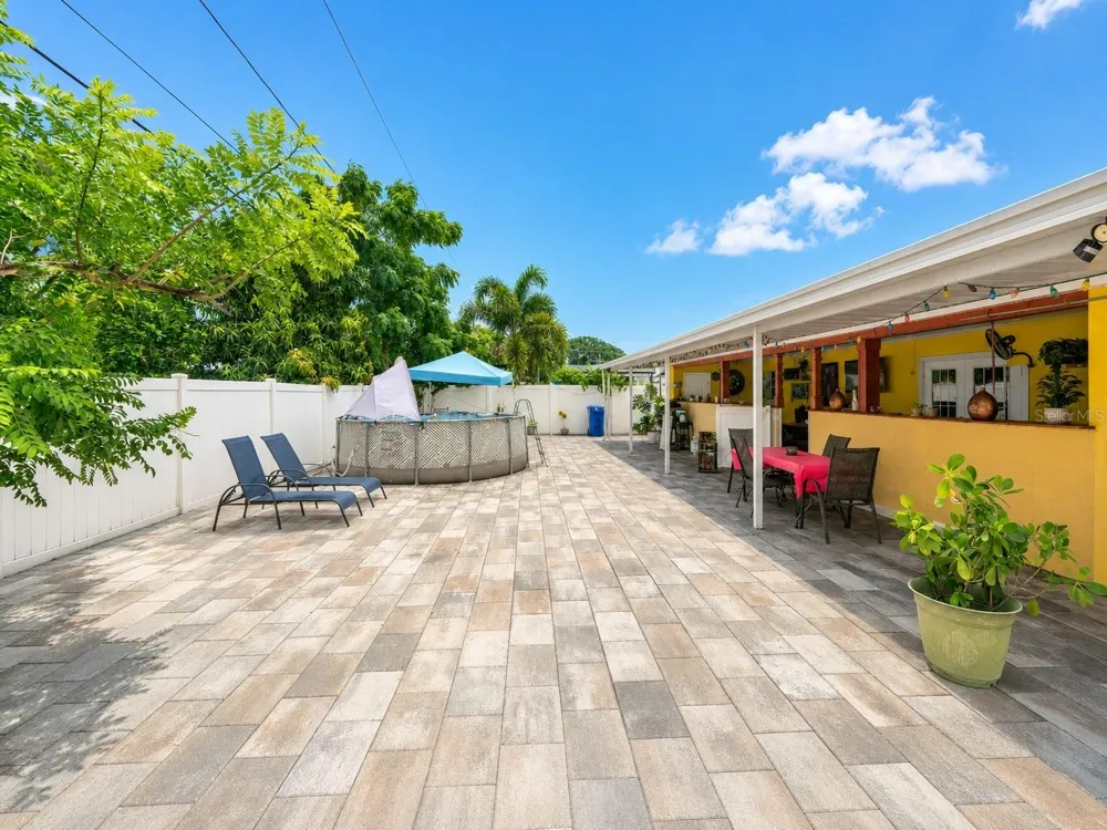 4409 W HANNA AVENUE Tampa, FL 33614