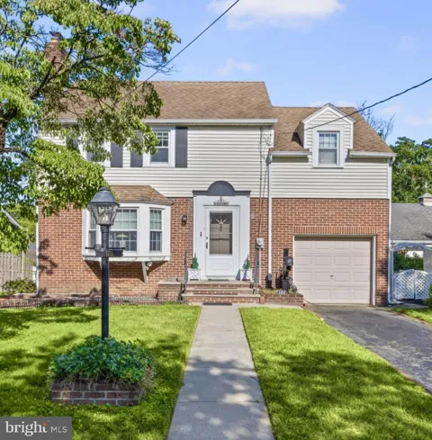 105 E COULTER AVENUE