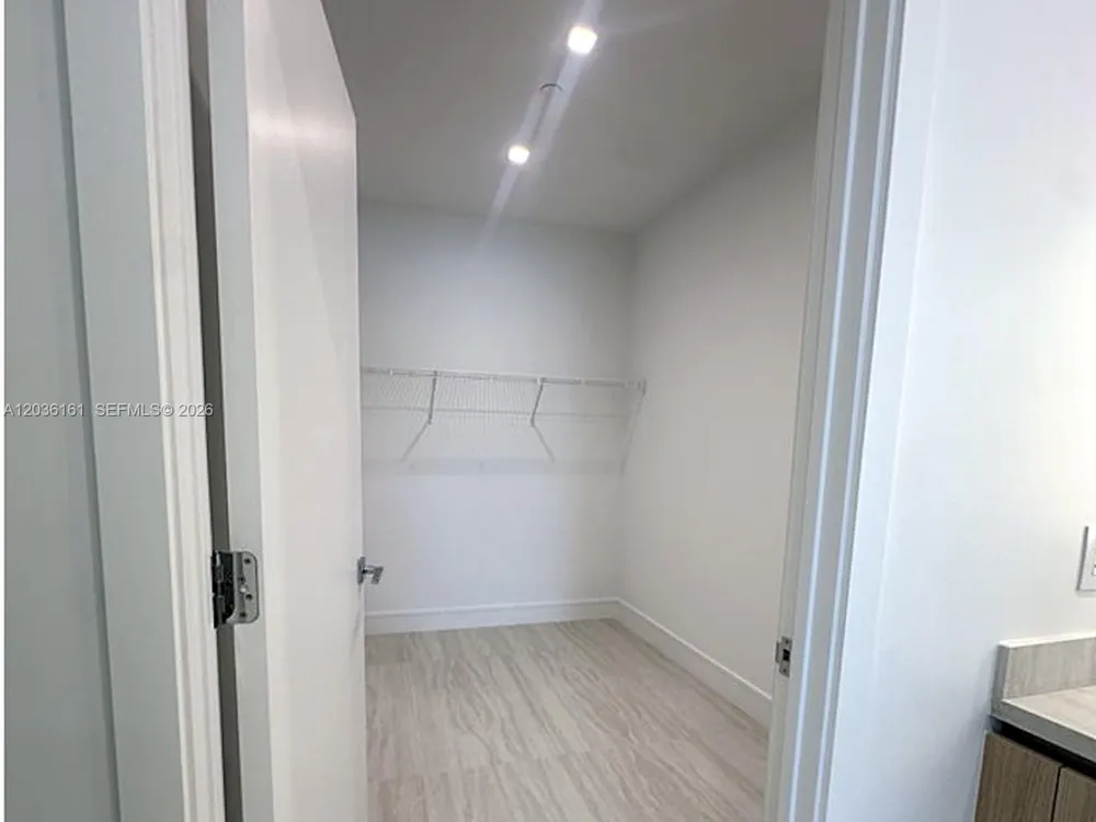 2411 Laguna Circle #509 Miami Gardens, FL 33181