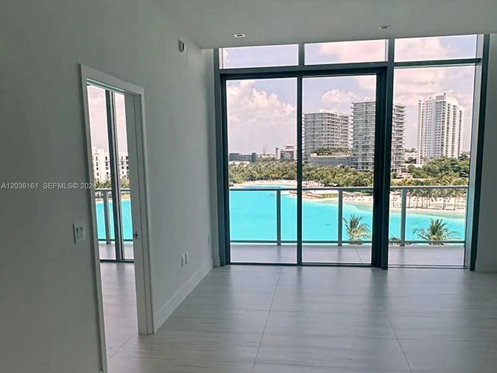 2411 Laguna Circle #509 Miami Gardens, FL 33181