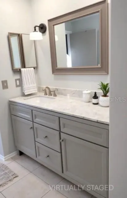 15202 E POND WOODS DRIVE #9 Tampa, FL 33618