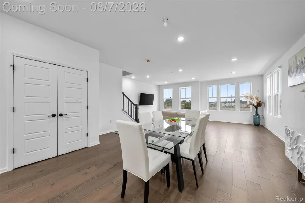 43160 Atwood Avenue #10 Novi City, MI 48375