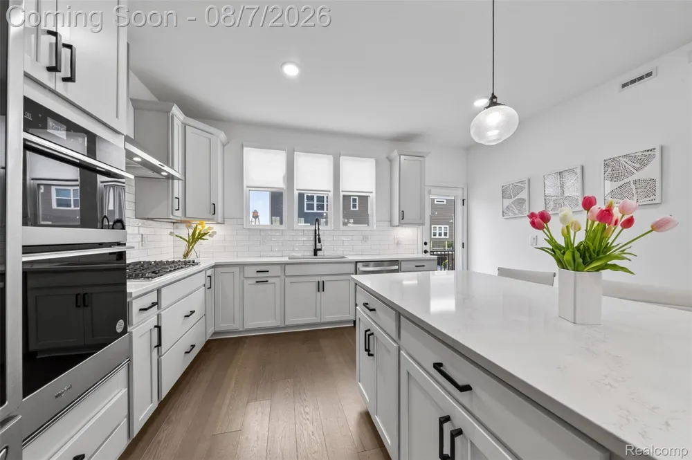 43160 Atwood Avenue #10 Novi City, MI 48375