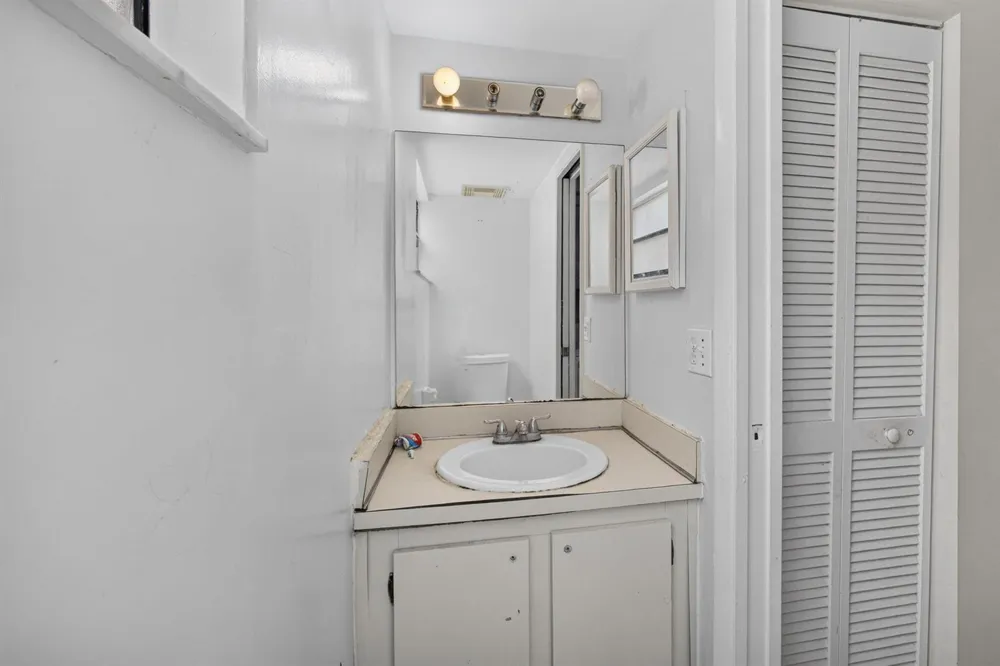 110 SHERWOOD CIRCLE #4C Jupiter, FL 33458