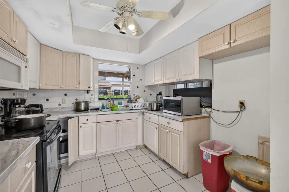 110 SHERWOOD CIRCLE #4C Jupiter, FL 33458