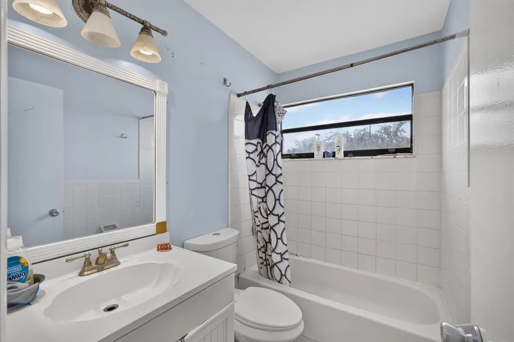 110 SHERWOOD CIRCLE #4C Jupiter, FL 33458