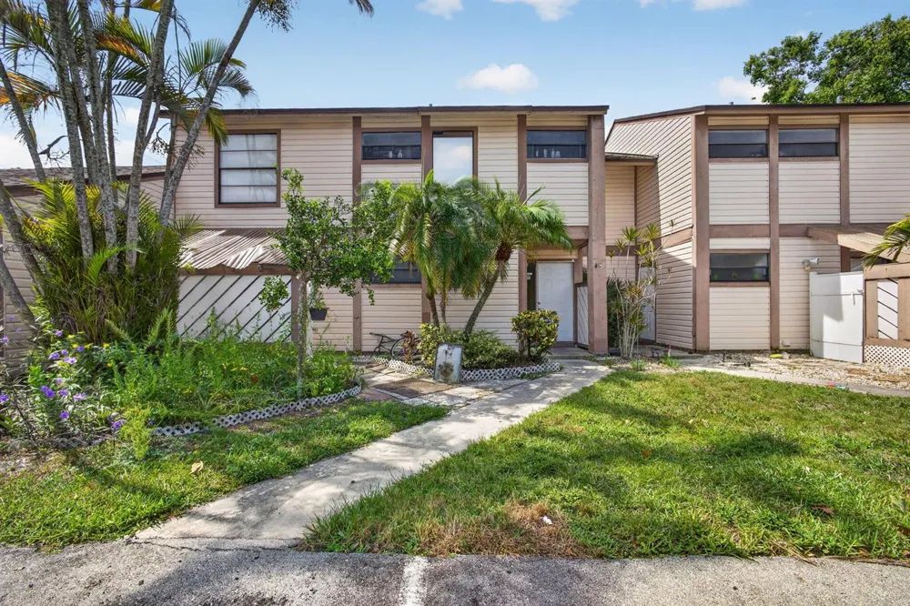 110 SHERWOOD CIRCLE #4C Jupiter, FL 33458