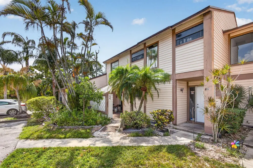 110 SHERWOOD CIRCLE #4C Jupiter, FL 33458