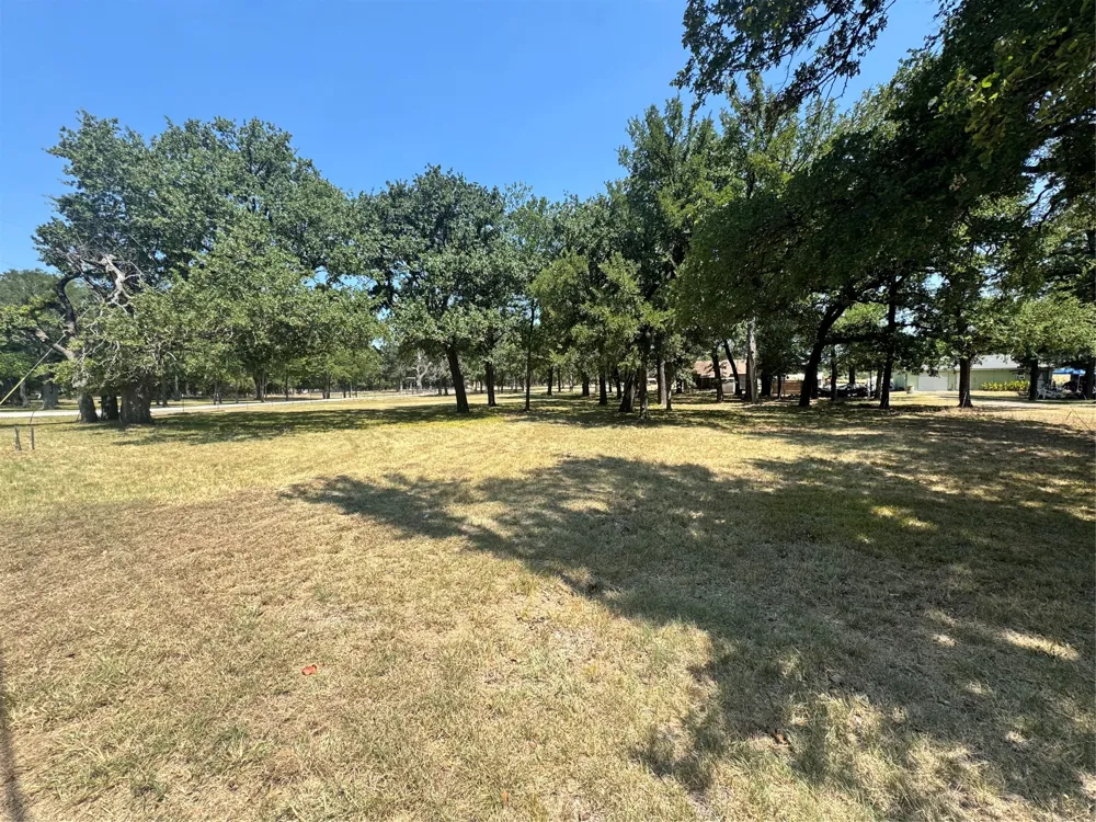 1401 Park Street Azle, TX 76020