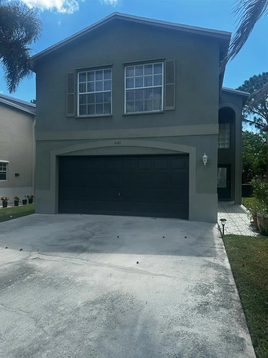 4140 Pine Hollow Circle 