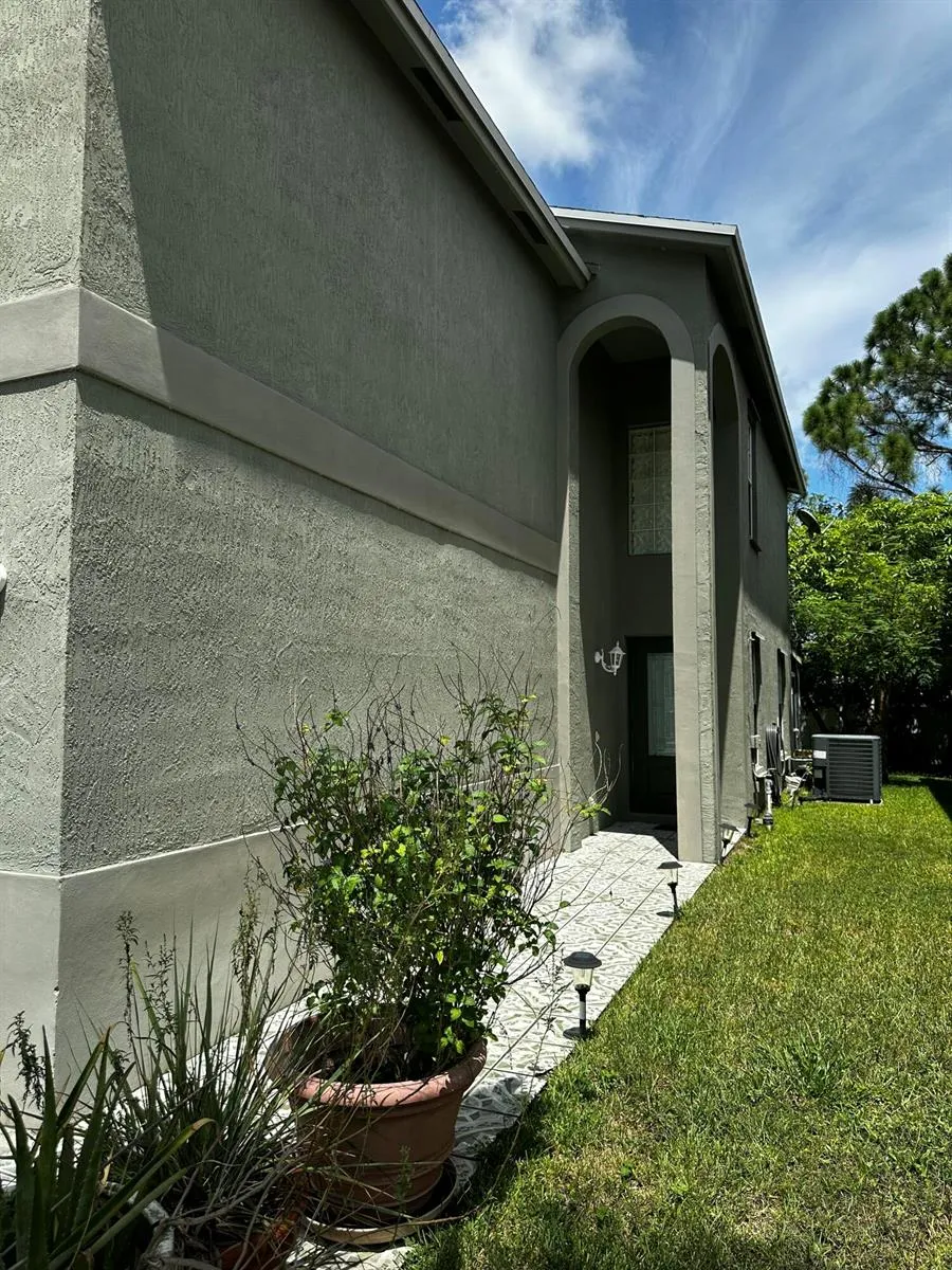 4140 Pine Hollow Circle 
