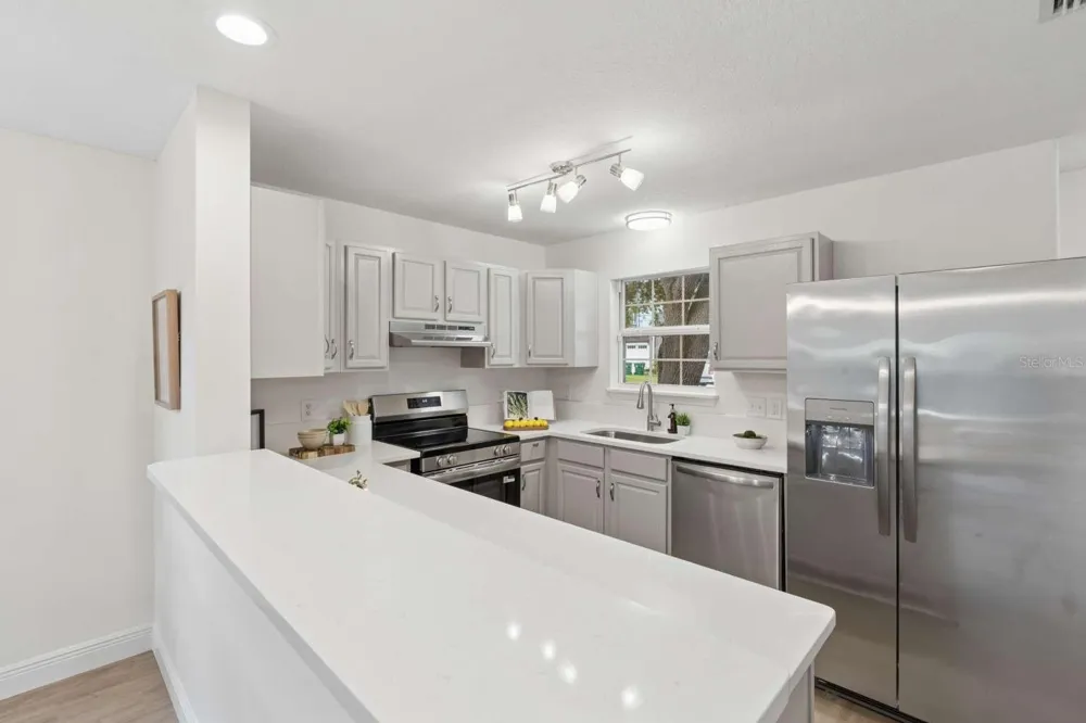 635 6TH AVENUE S Jacksonville Beach, FL 32250
