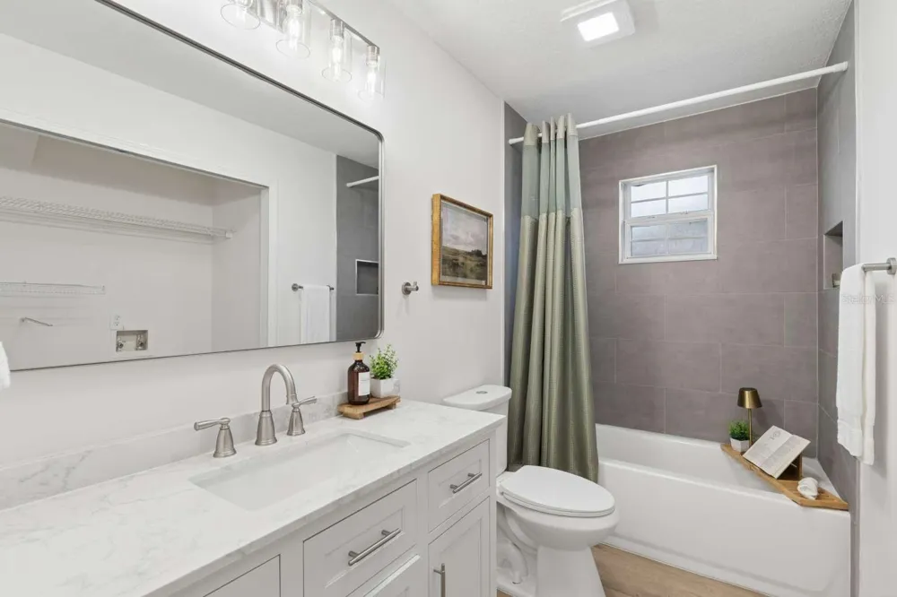 635 6TH AVENUE S Jacksonville Beach, FL 32250