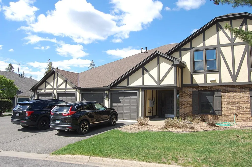 5201 Balmoral Lane Bloomington, MN 55437