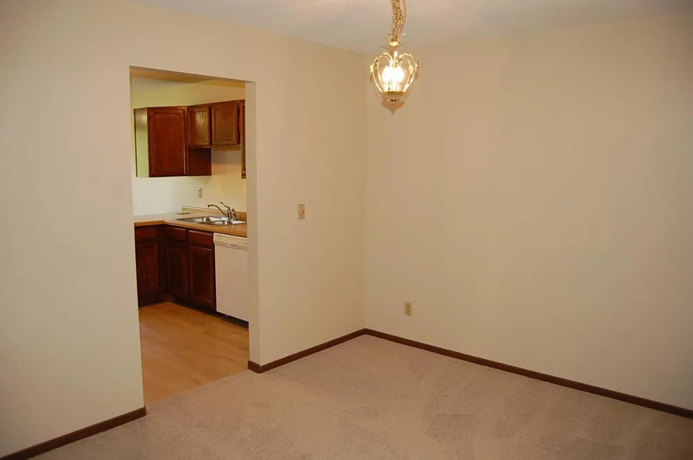 5201 Balmoral Lane Bloomington, MN 55437
