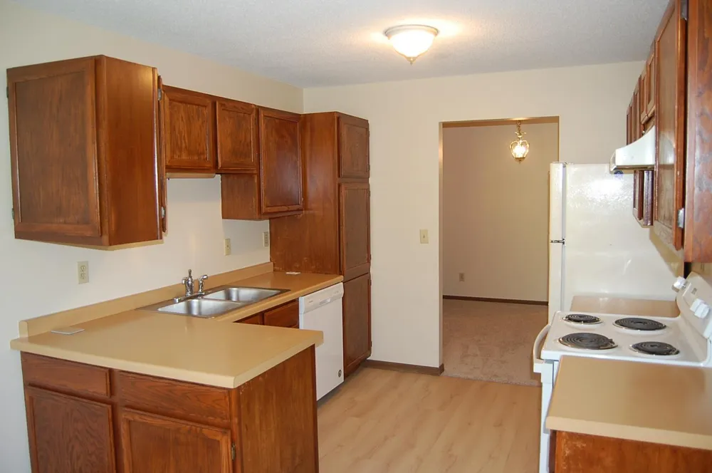 5201 Balmoral Lane Bloomington, MN 55437