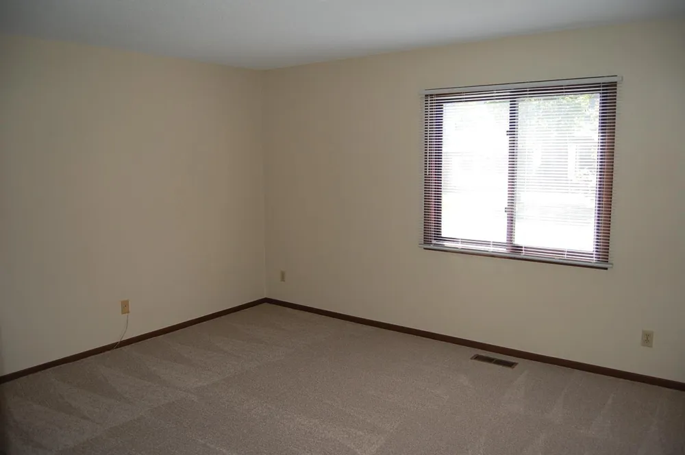 5201 Balmoral Lane Bloomington, MN 55437