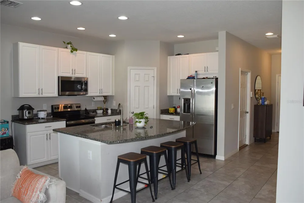 7043 SUMMER HOLLY PLACE Riverview, FL 33578
