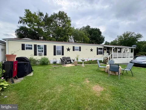 20 CIRCLE DRIVE