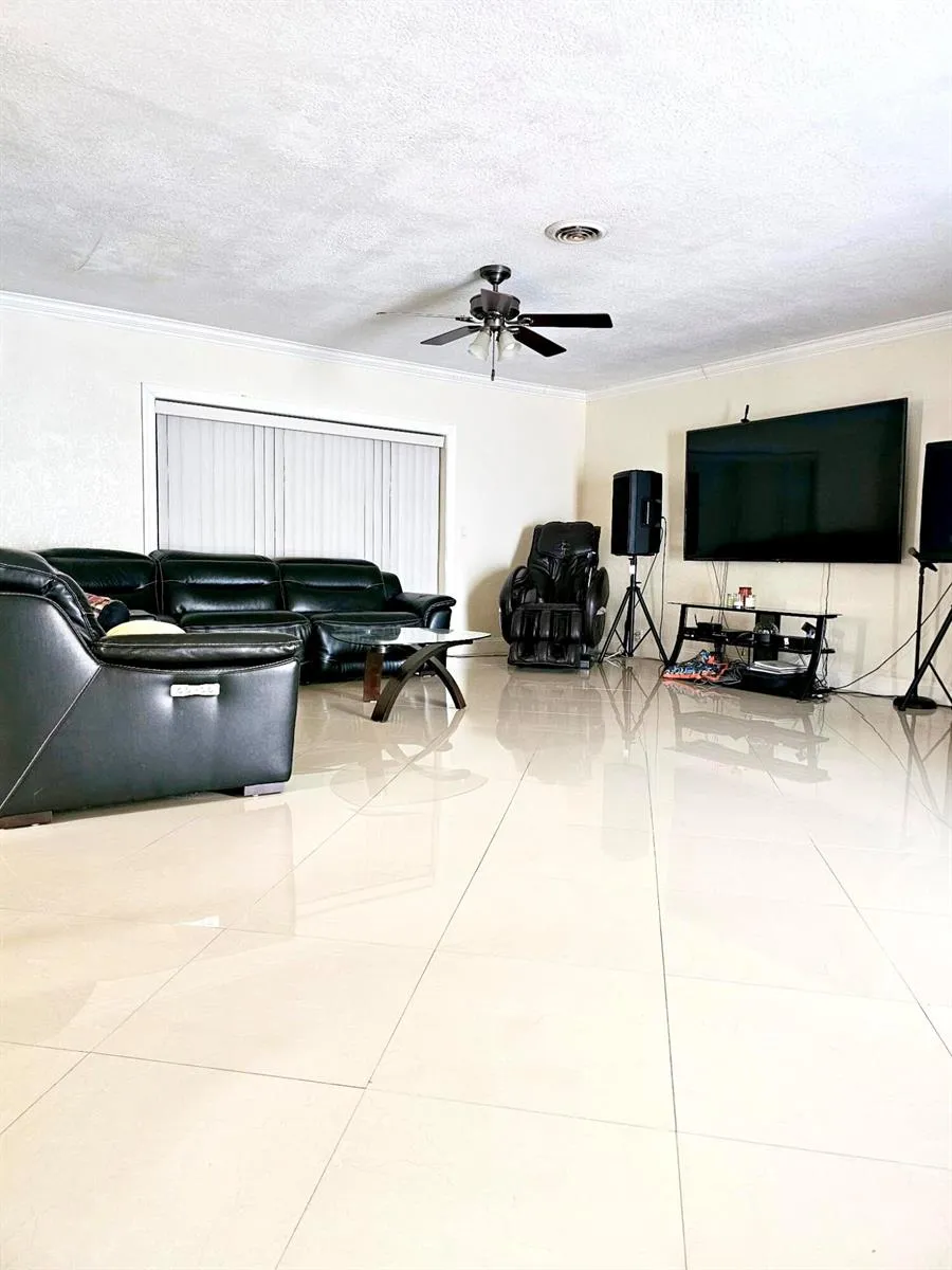 6410 KIMBERLY BOULEVARD North Lauderdale, FL 33068