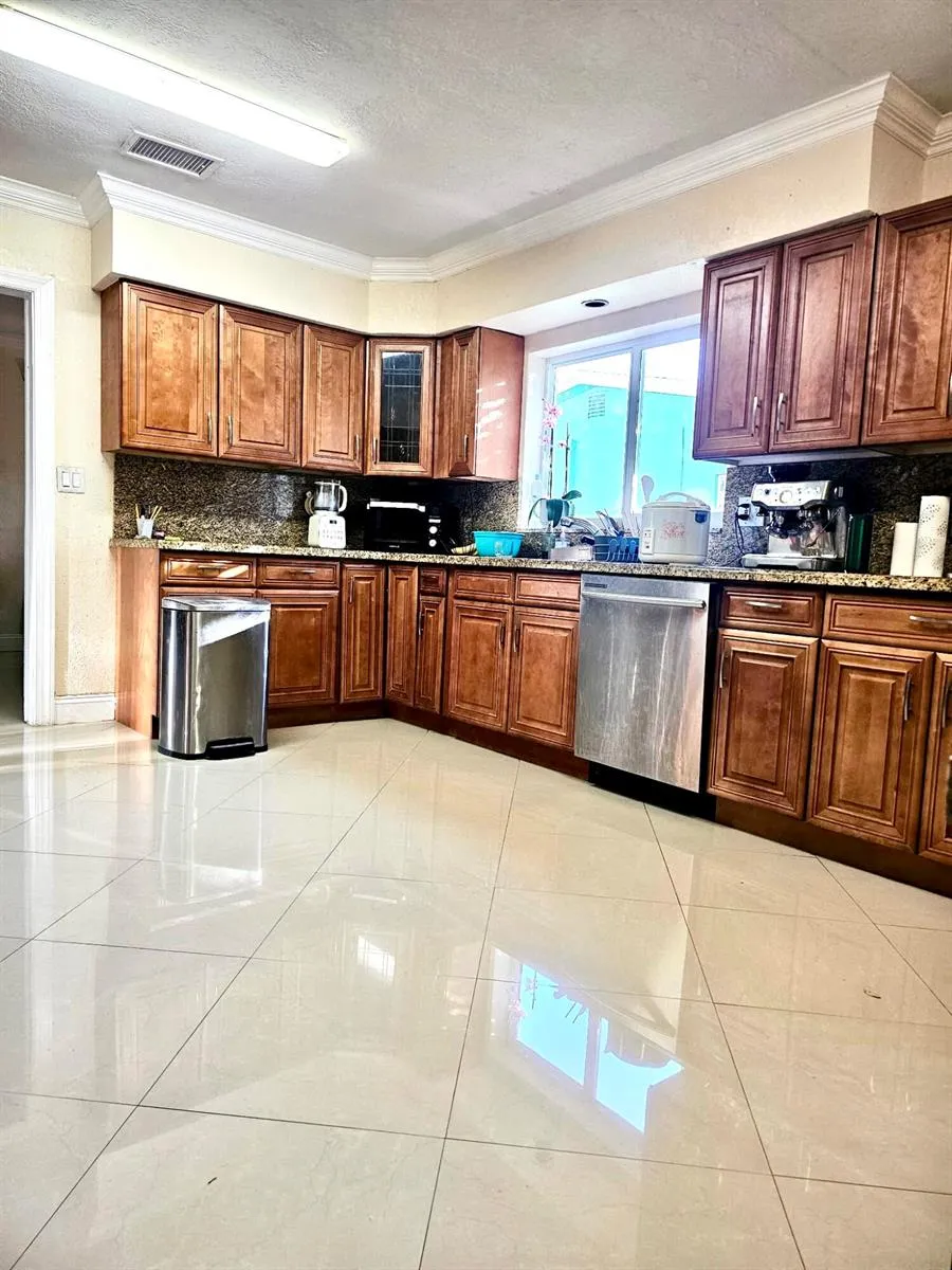 6410 KIMBERLY BOULEVARD North Lauderdale, FL 33068