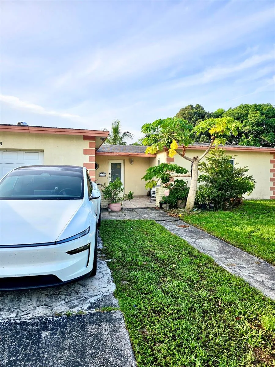 6410 KIMBERLY BOULEVARD North Lauderdale, FL 33068