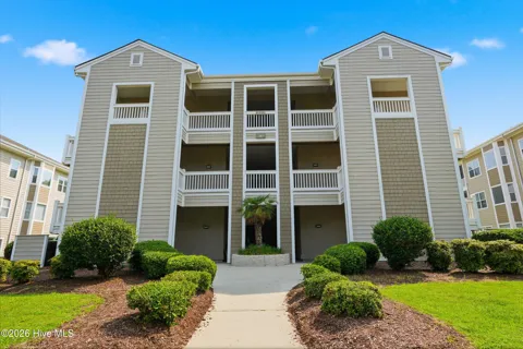 233 Kings Trail ## 2001