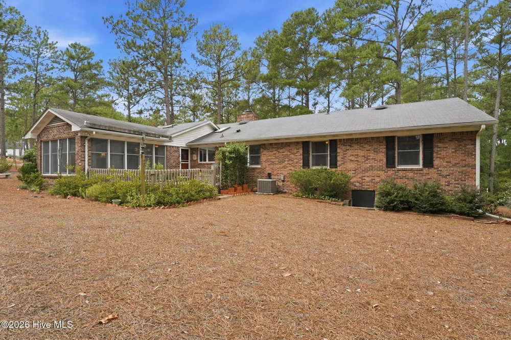 8 Shamrock Drive Jackson Springs, NC 27281