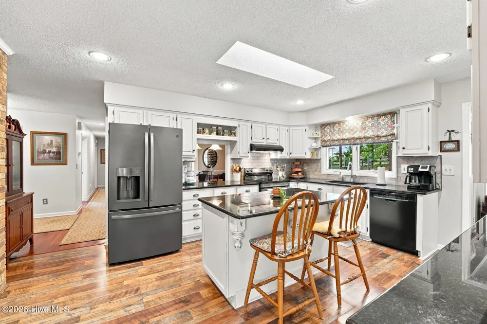 8 Shamrock Drive Jackson Springs, NC 27281