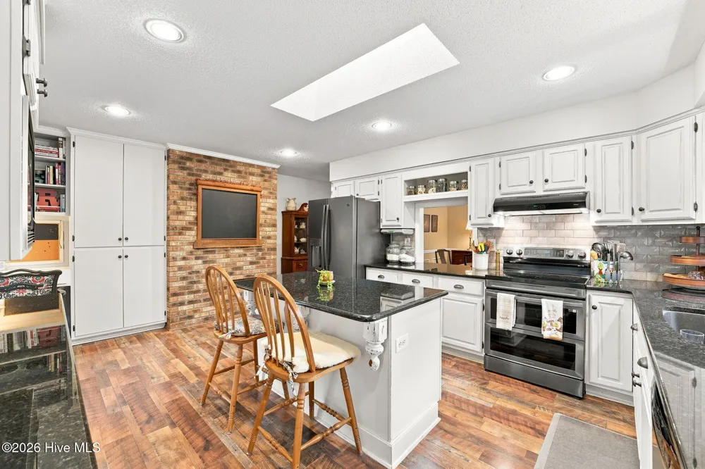 8 Shamrock Drive Jackson Springs, NC 27281