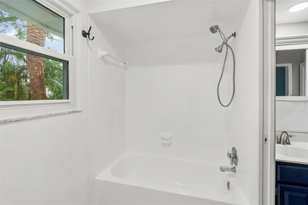 5203 BAYSHORE BOULEVARD #5 Tampa, FL 33611