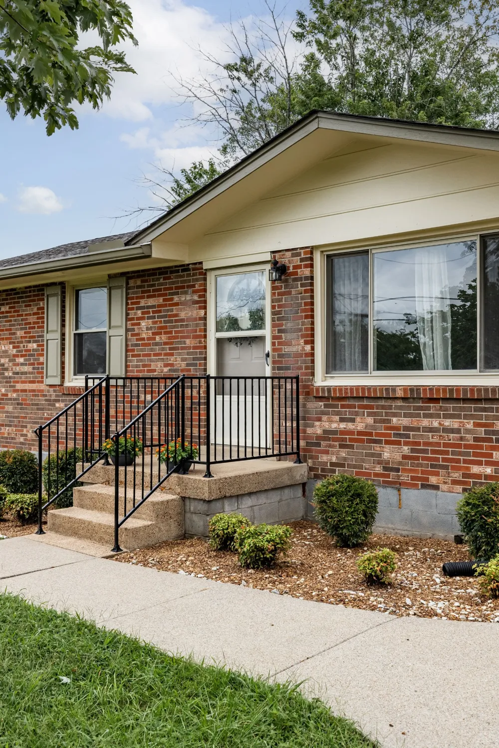 211 Friendship Dr Goodlettsville, TN 37072