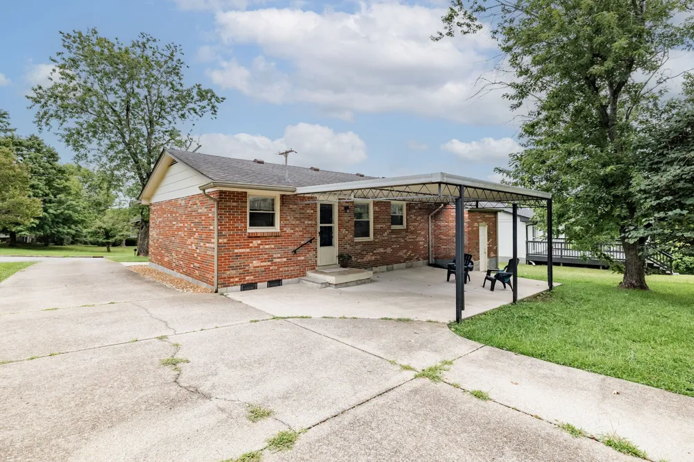 211 Friendship Dr Goodlettsville, TN 37072