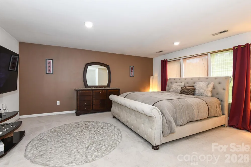 5149 Red Poll Drive Greensboro, NC 27405