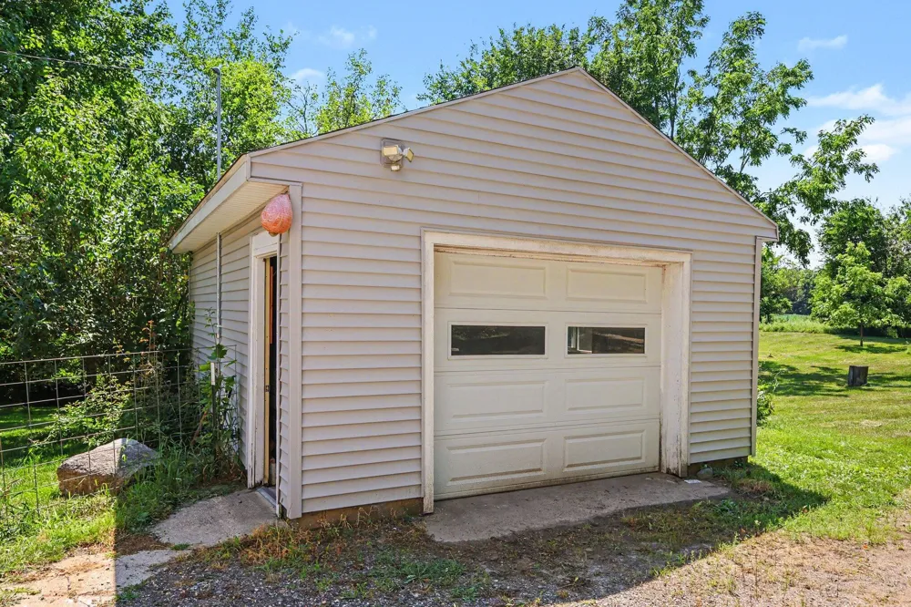 20171 Bowens Road Manchester, MI 48158