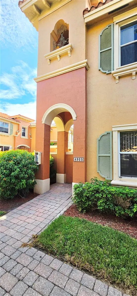 4920 Schooner Dr #5306 Dania Beach, FL 33312