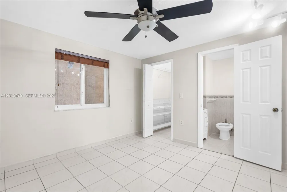 9 E 4th St #101 Hialeah, FL 33010