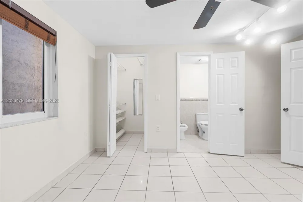 9 E 4th St #101 Hialeah, FL 33010