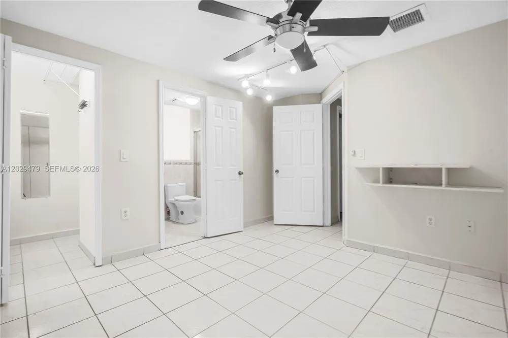 9 E 4th St #101 Hialeah, FL 33010