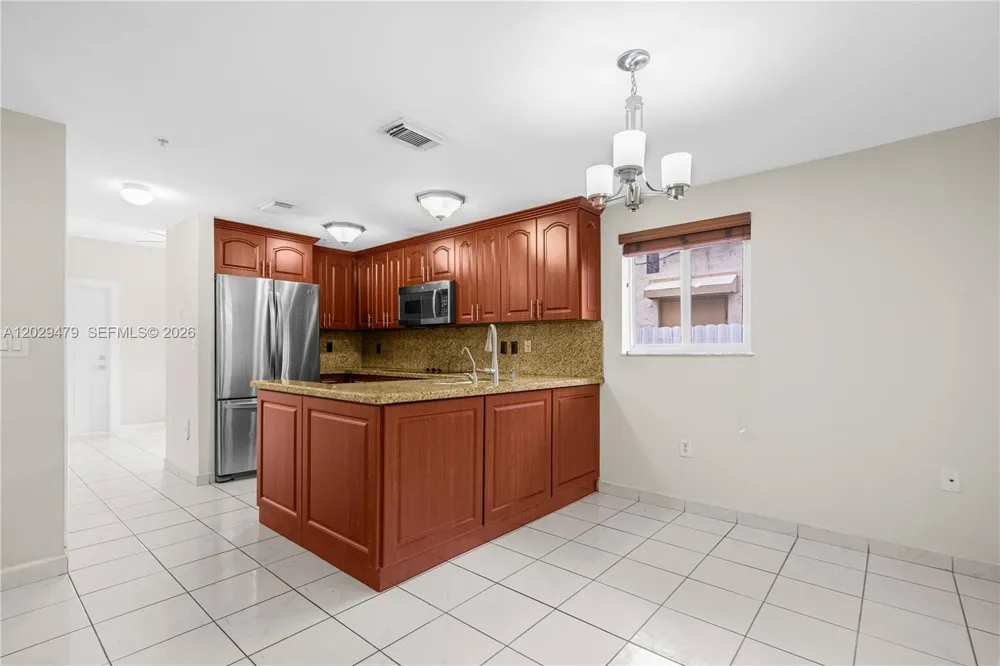 9 E 4th St #101 Hialeah, FL 33010