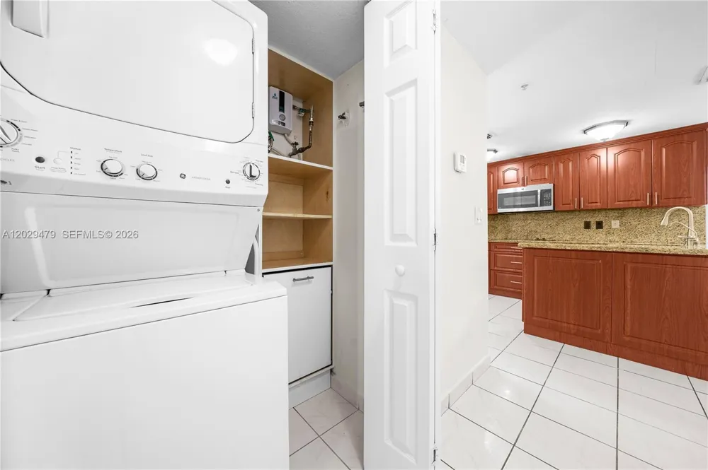 9 E 4th St #101 Hialeah, FL 33010