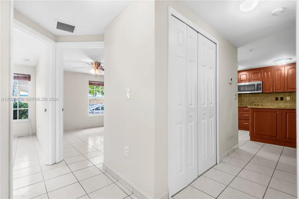 9 E 4th St #101 Hialeah, FL 33010