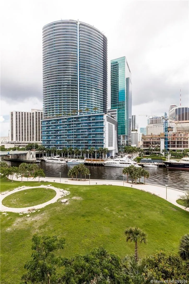 465 Brickell Ave #604 Miami, FL 33131