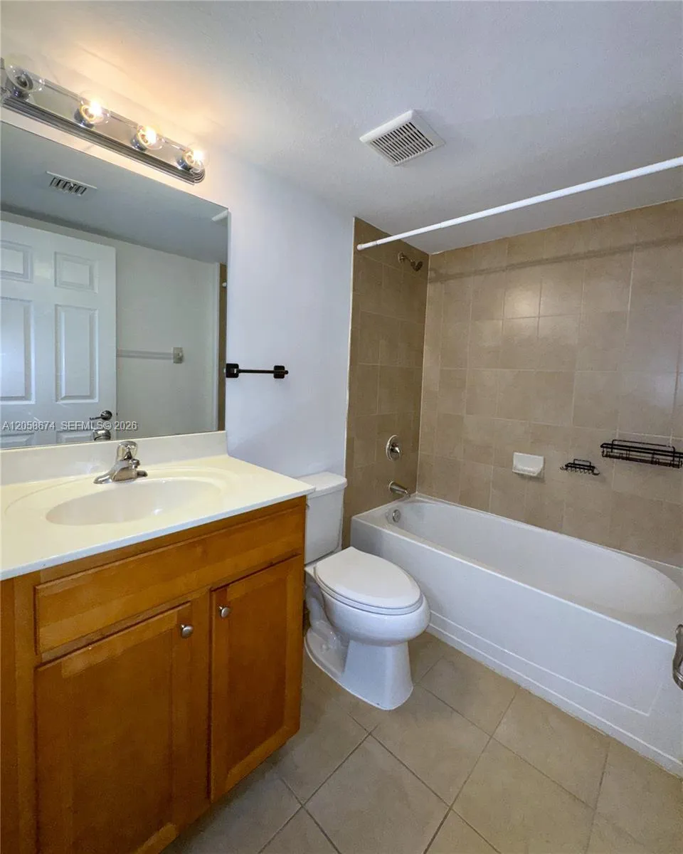 22441 SW 88th Pl #201-5 Cutler Bay, FL 33190