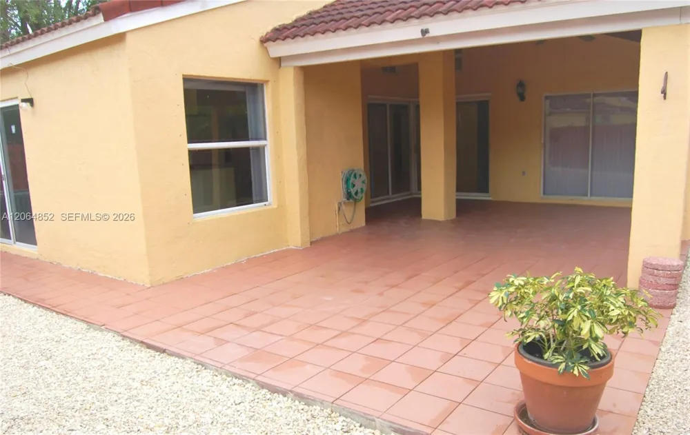 10957 SW 73rd Ter Miami, FL 33173