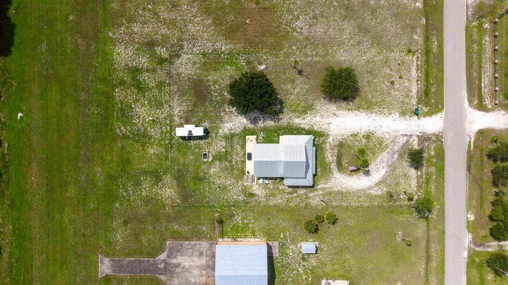 19695 NW 80th Drive Okeechobee, FL 34972